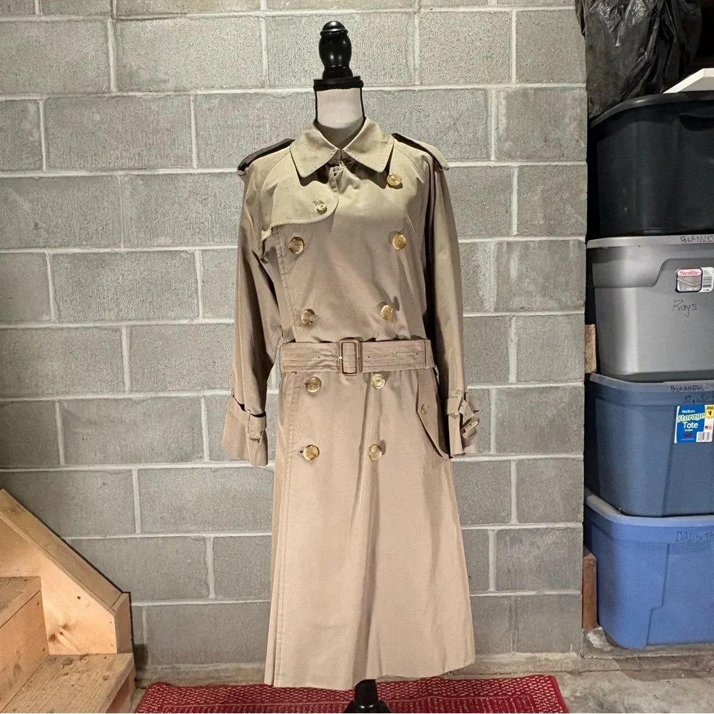 Burberry trench coat. - Picture 2 of 16